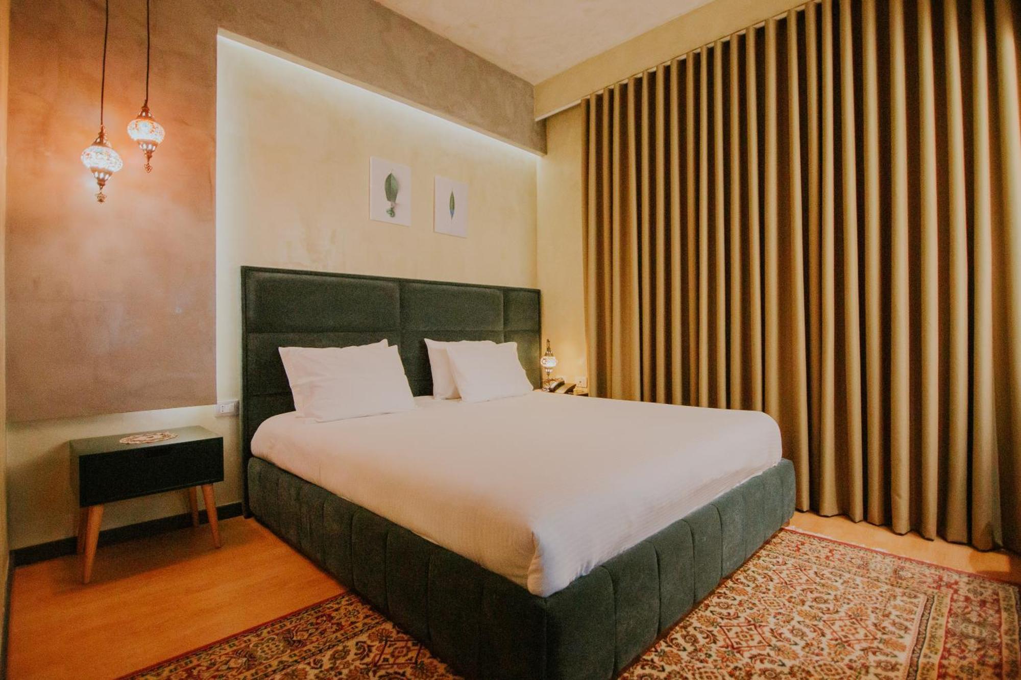 Dim'S Hotel & Restaurant 코르처 외부 사진