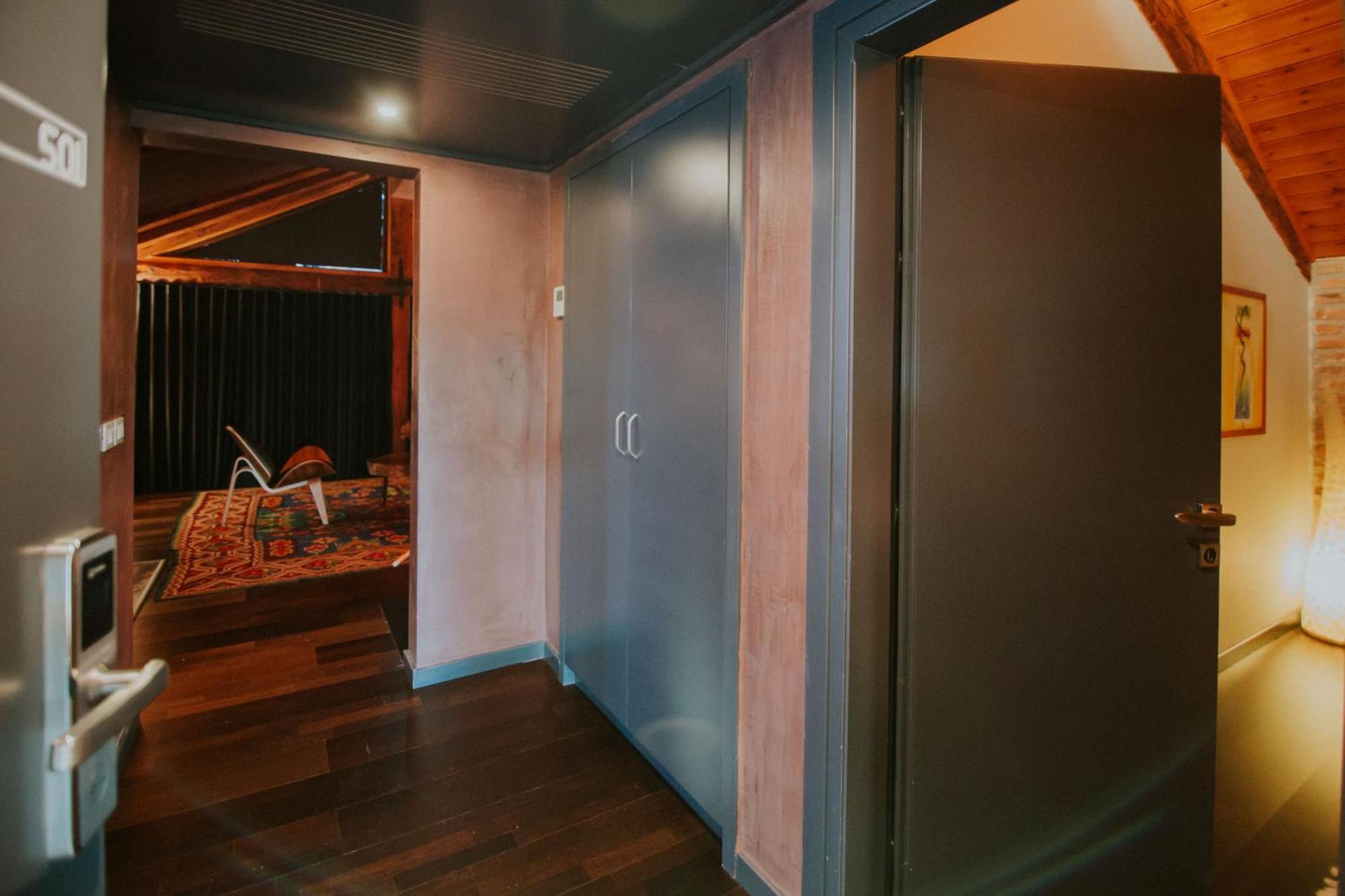 Dim'S Hotel & Restaurant 코르처 외부 사진