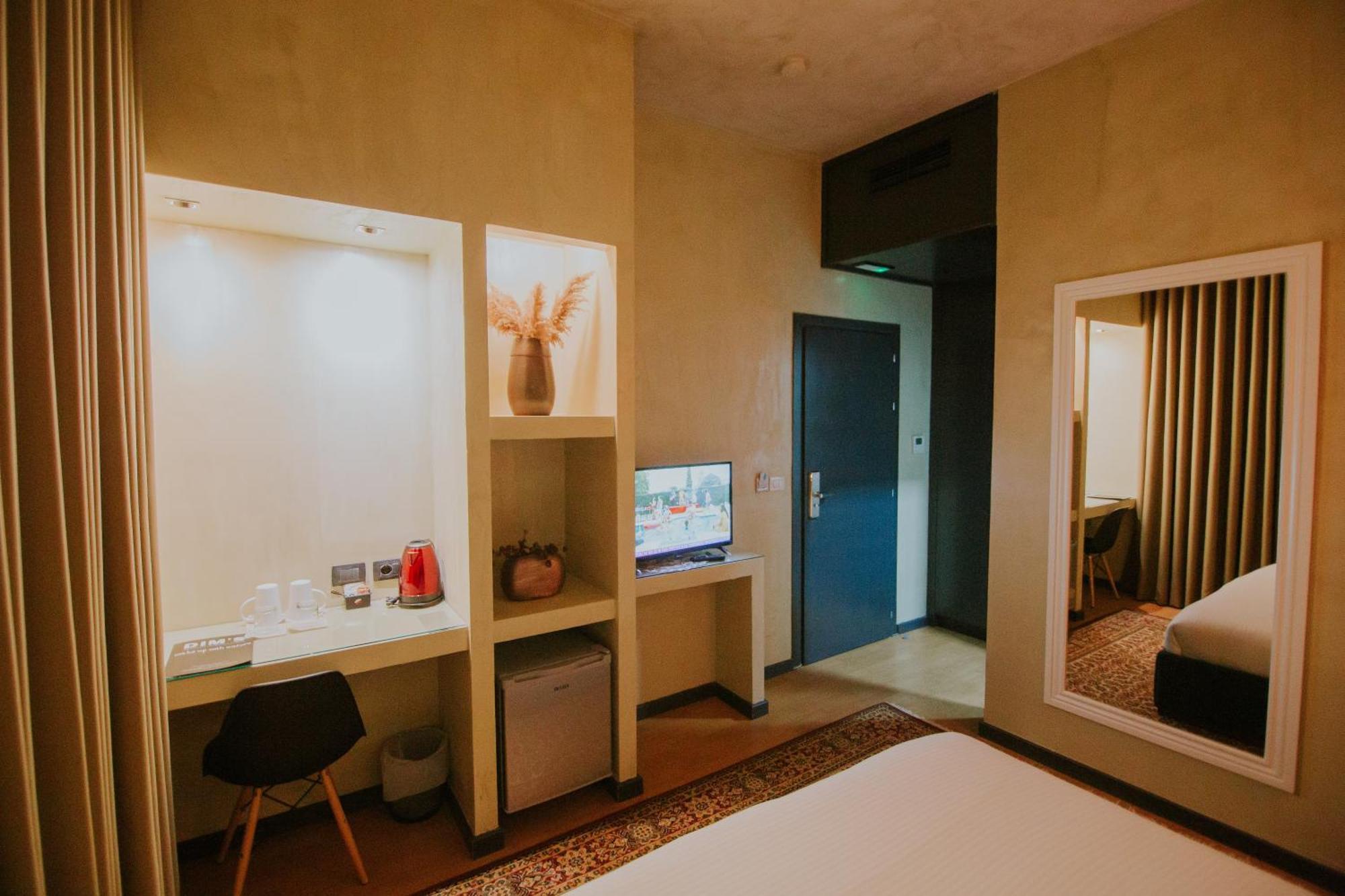 Dim'S Hotel & Restaurant 코르처 외부 사진