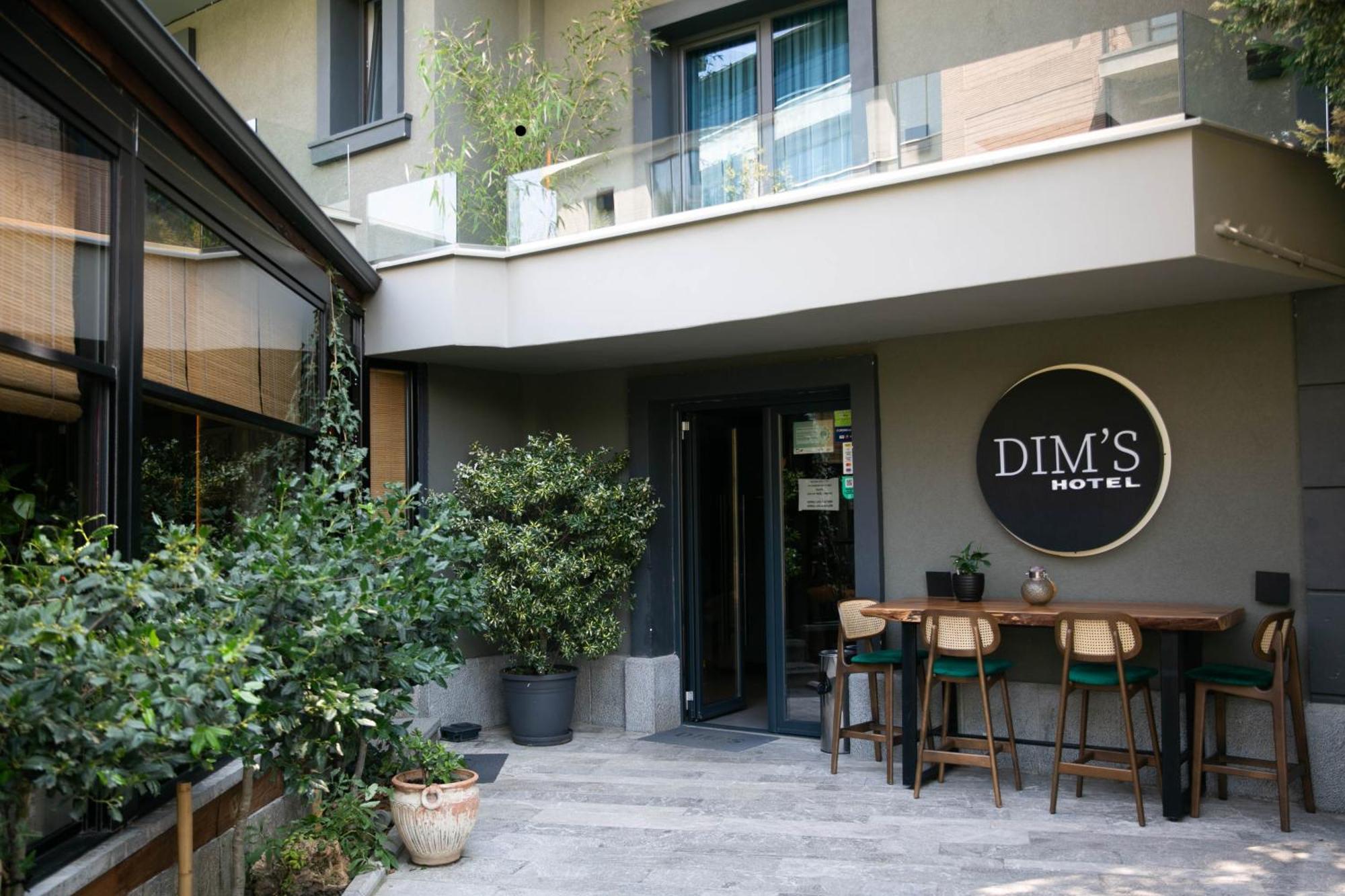 Dim'S Hotel & Restaurant 코르처 외부 사진